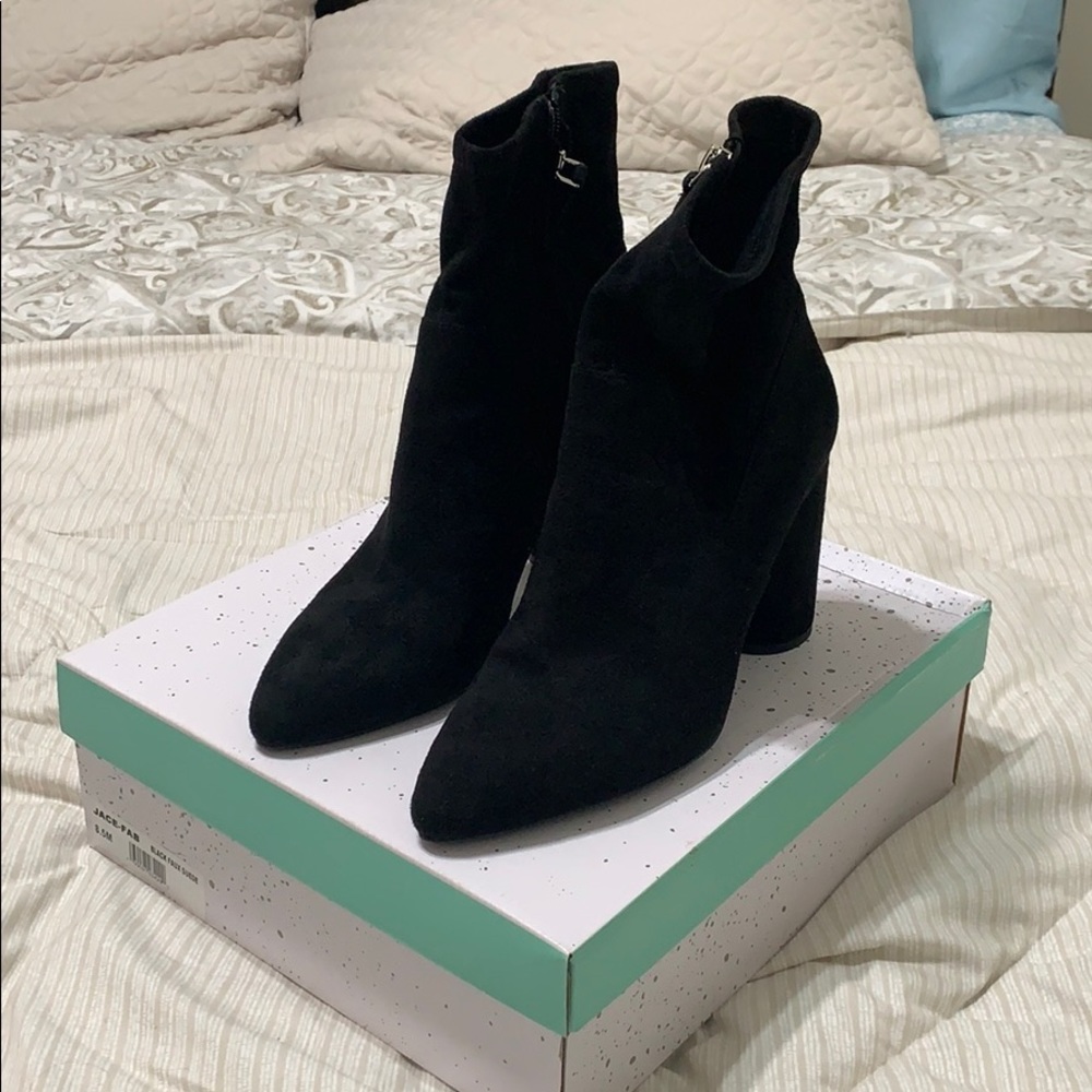 Black heel booties